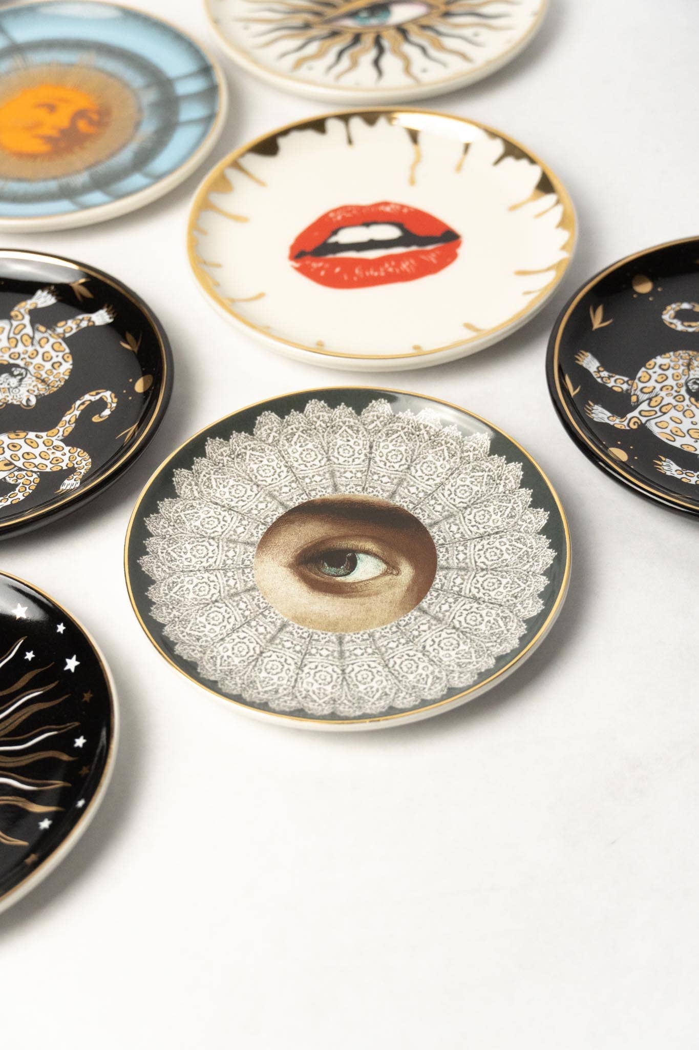 Spitfire Girl - Secret Lover Male Round Ceramic Dish