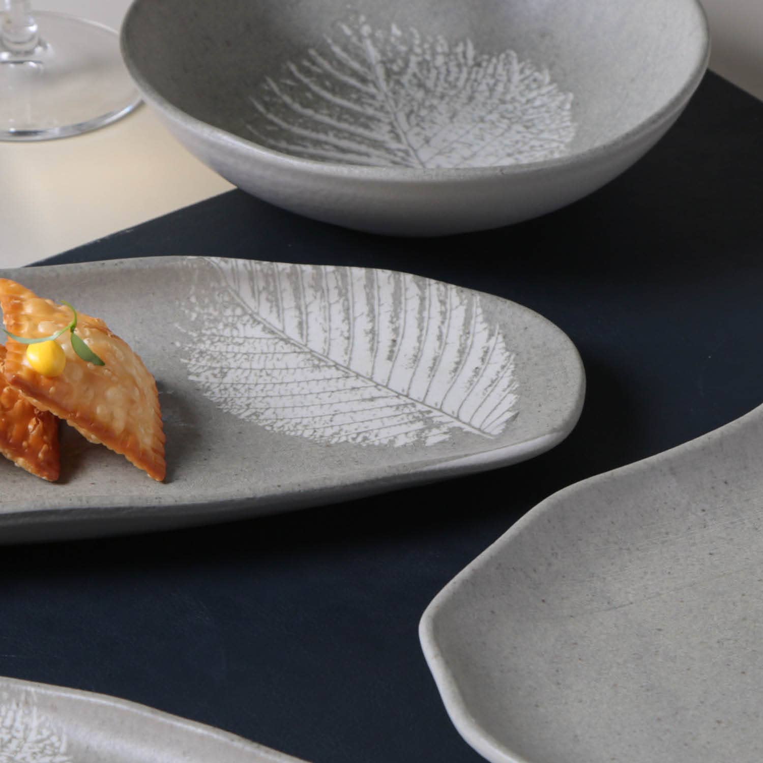 Shallow Oval Platter Large 14.17 x 5.12" Seiva