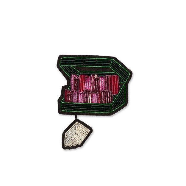 Macon & Lesquoy - Brooch -  Bookseller