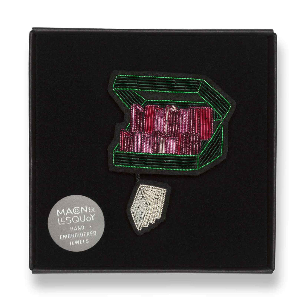 Macon & Lesquoy - Brooch -  Bookseller