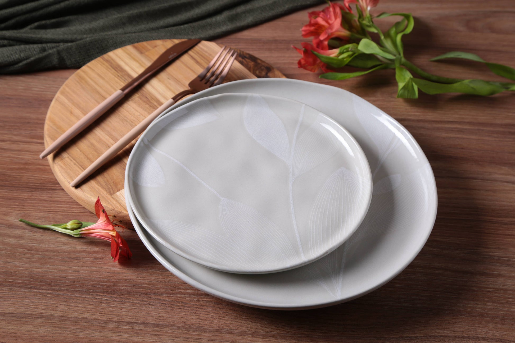 Porto Brasil - Bio Stoneware Açucena Dinner Plate, 10.8"