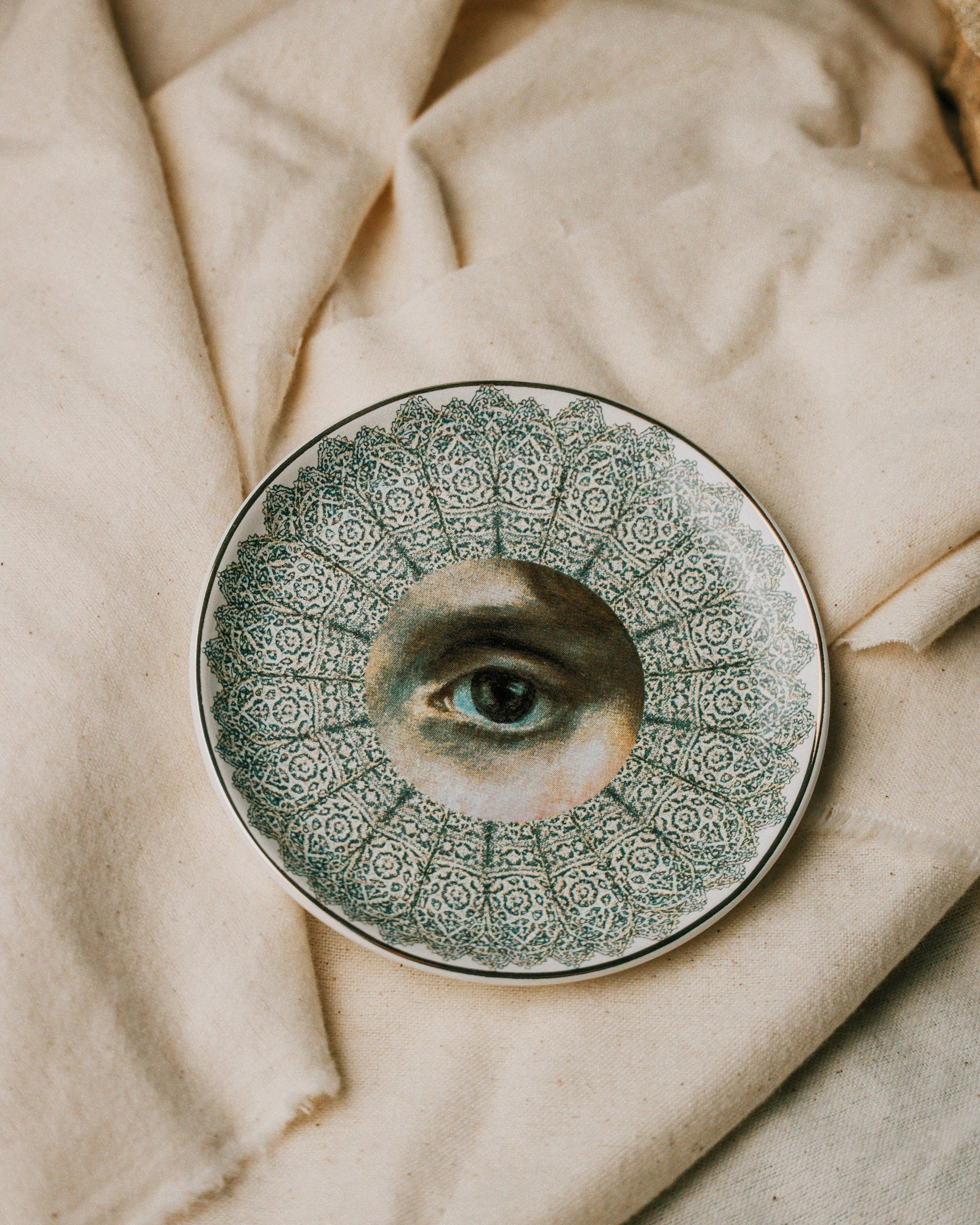 Spitfire Girl - Secret Lover Female Round Ceramic Dish