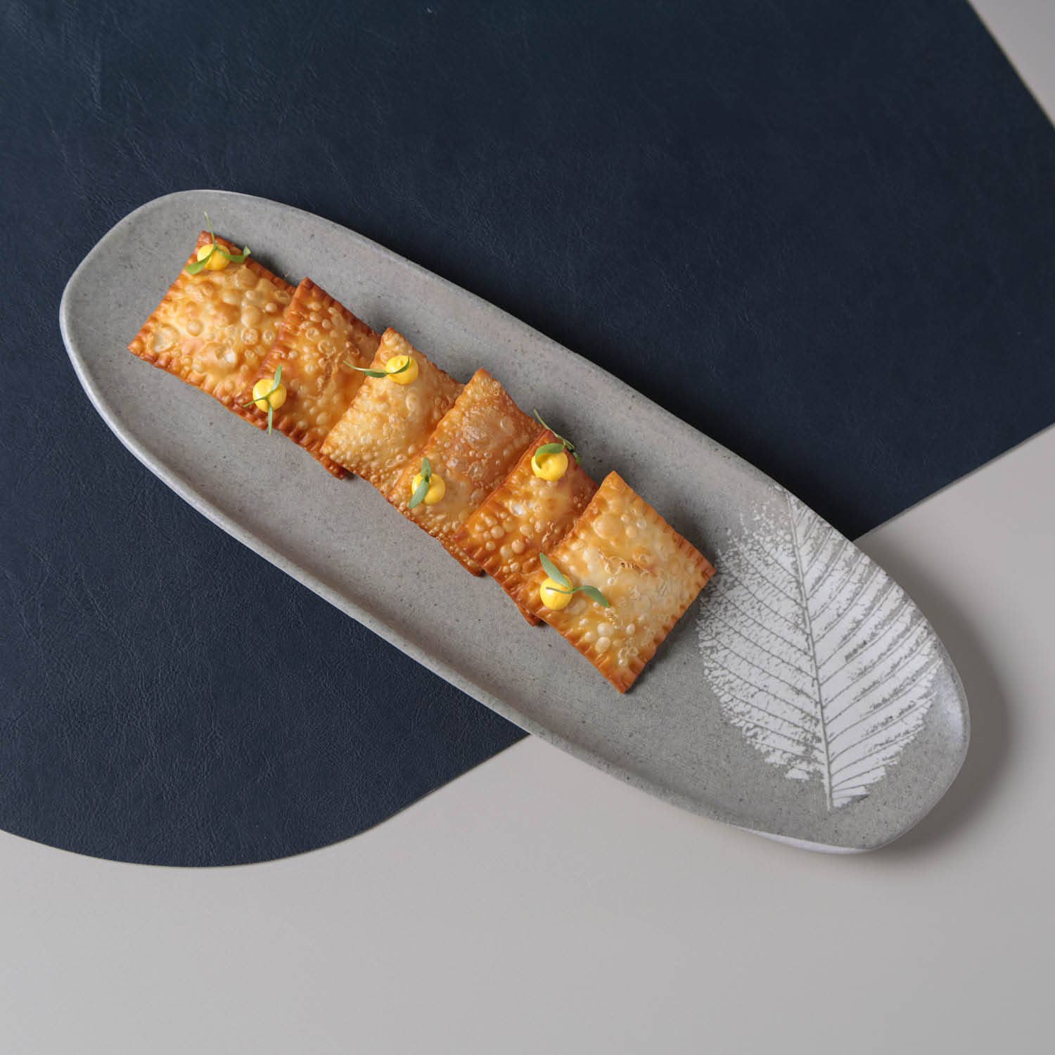 Shallow Oval Platter Large 14.17 x 5.12" Seiva