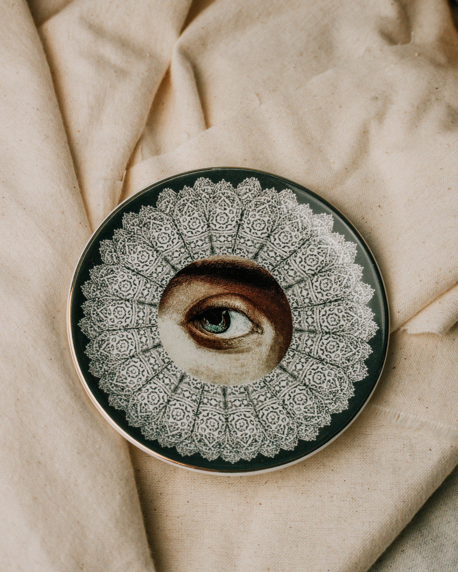 Spitfire Girl - Secret Lover Male Round Ceramic Dish