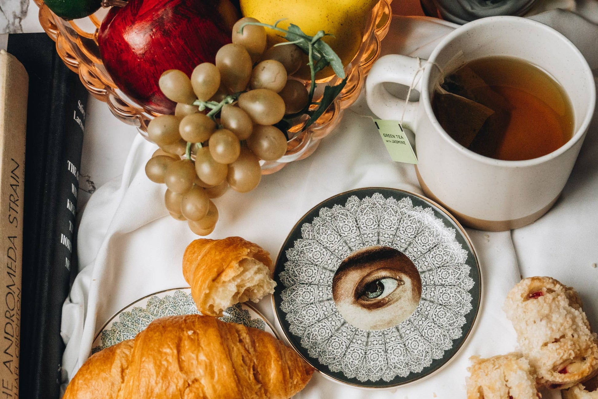 Spitfire Girl - Secret Lover Male Round Ceramic Dish