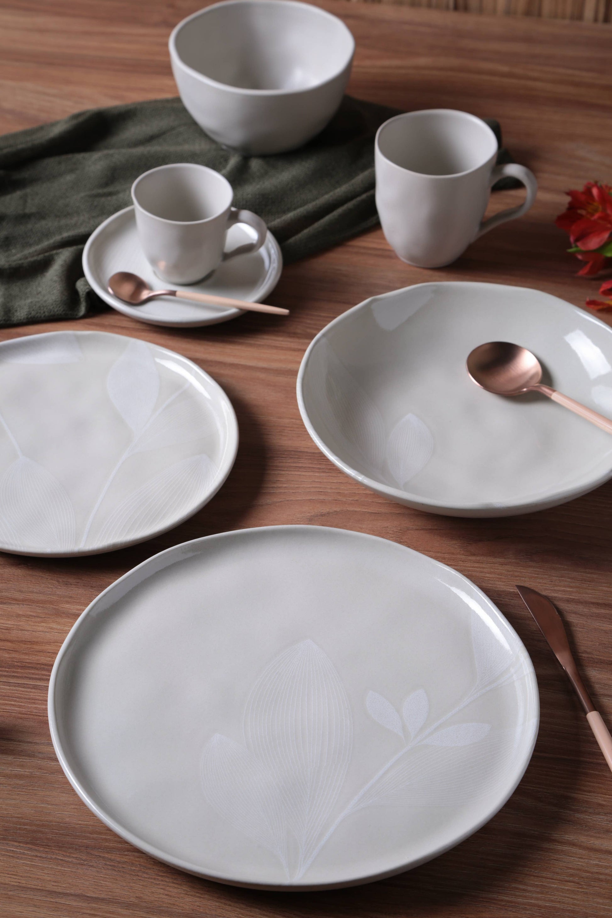 Porto Brasil - Bio Stoneware Açucena Dinner Plate, 10.8"